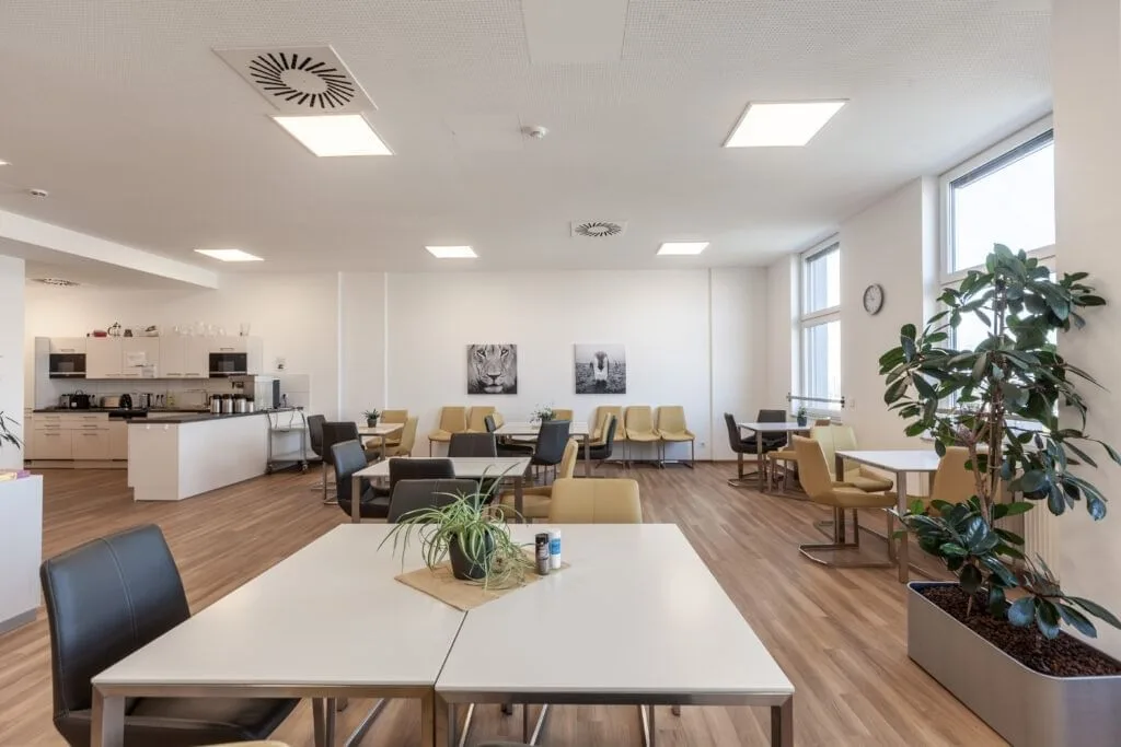 Leunaer 7 Office & Business Center, Cafeteria, Berlin