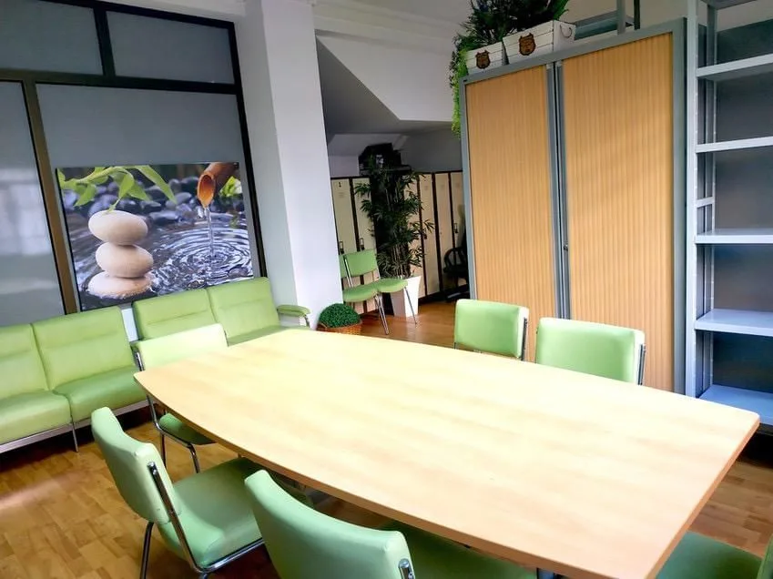 Link to Business Cowork, Meeting room for 7 people, Leiria
