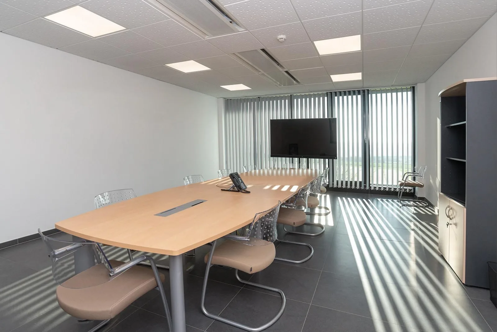 Livange Offices, Besprechungsraum für 10 Personen, Roeser