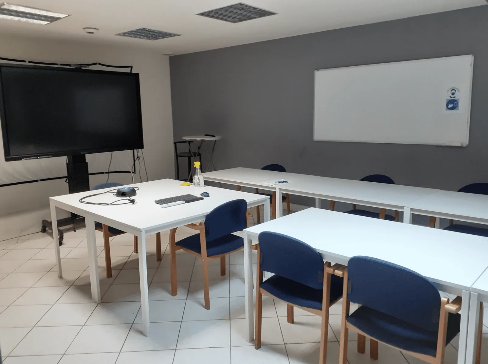 Locaux Motiv, Salle de formation 10 personnes, Miramas