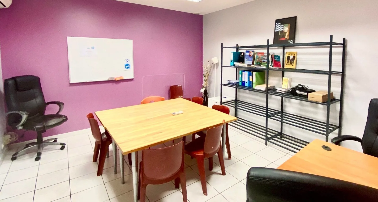 Locaux Motiv' Miramas, Meeting room for 6 people, Miramas