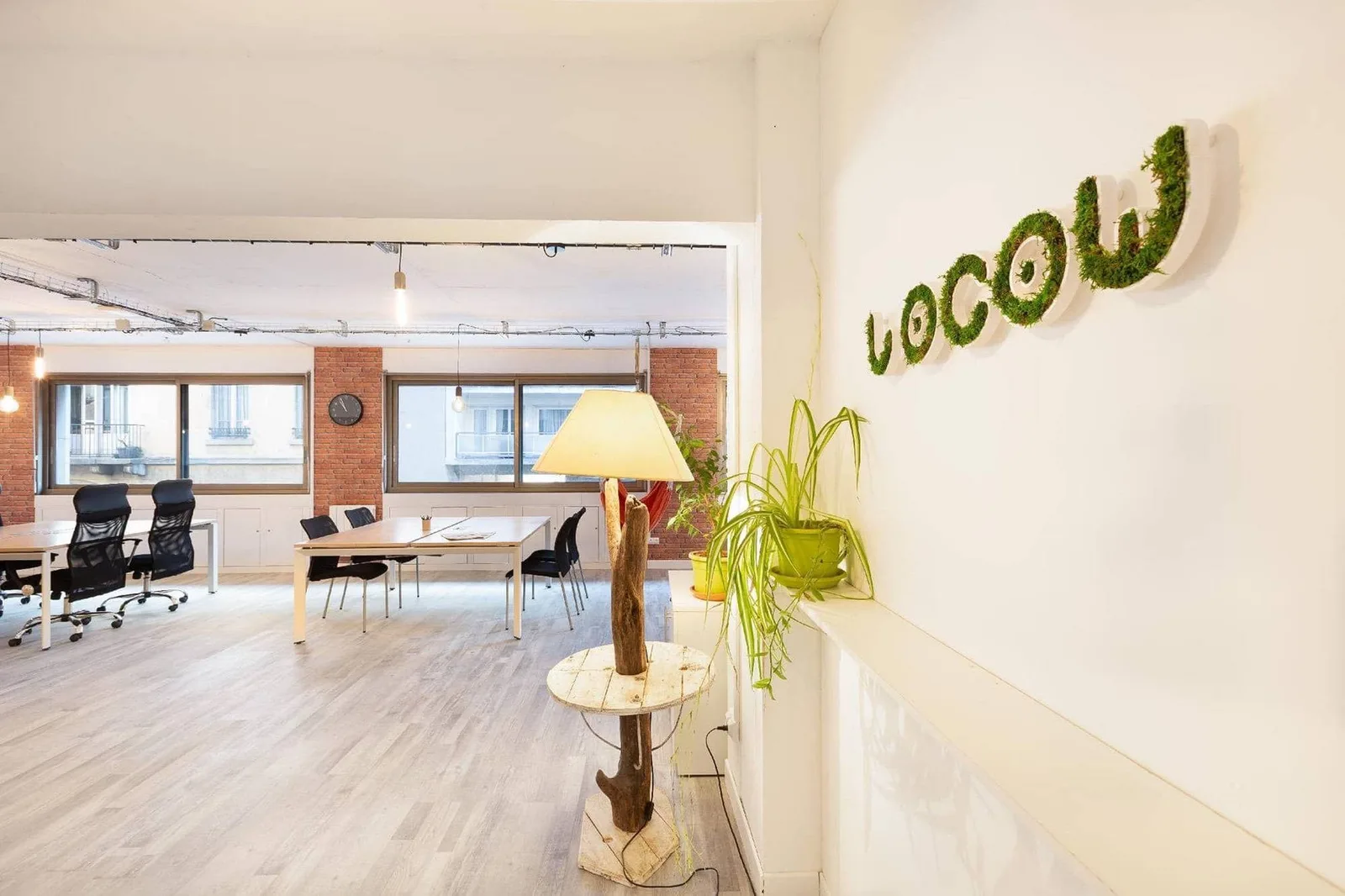 Locow, Großraumbüro, Mâcon