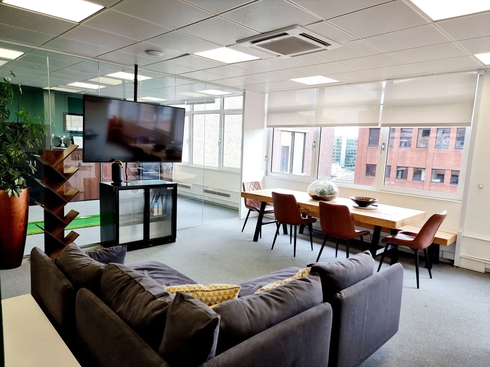 LRP Great Tower Street, Lounge, London