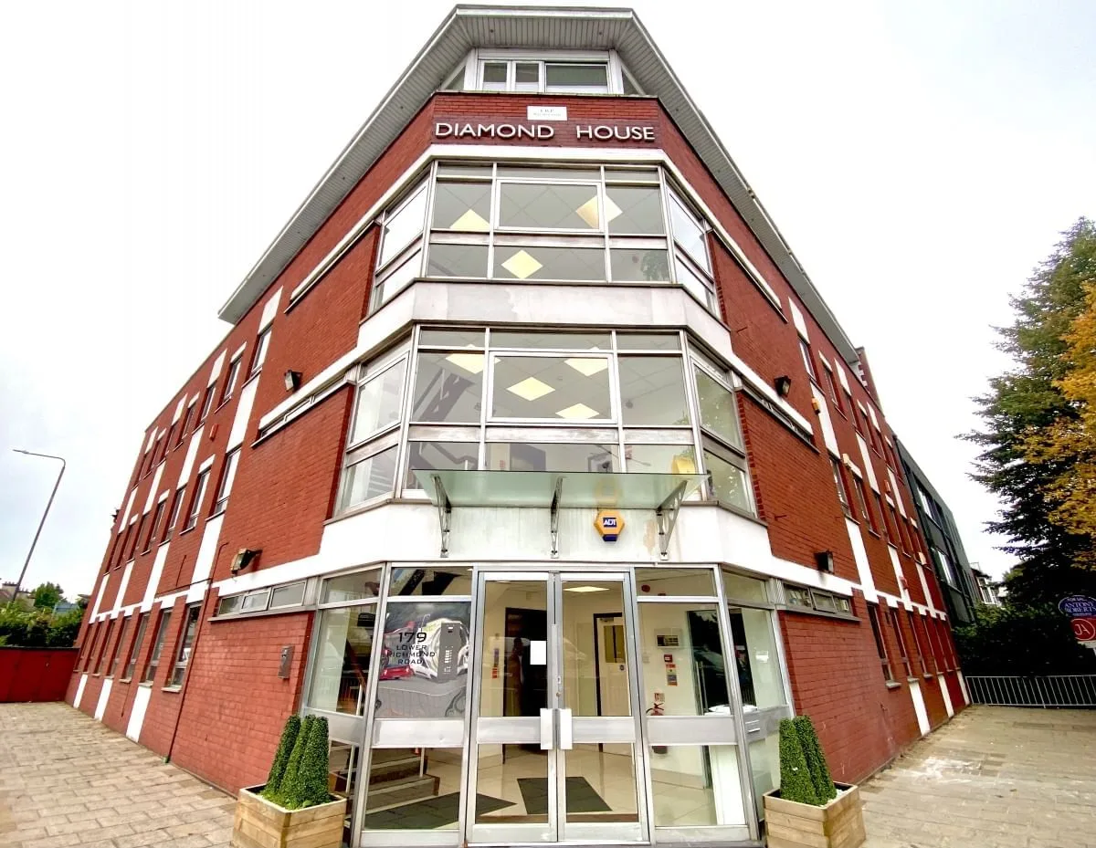 LRP Richmond, Façade, Richmond
