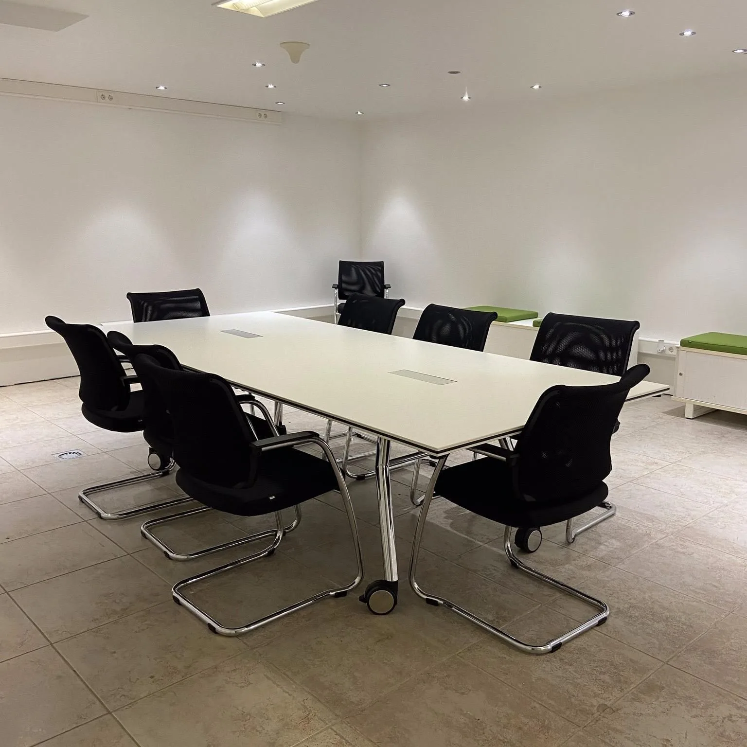Lux Office, Besprechungsraum für 8 Personen, Esch-sur-Alzette