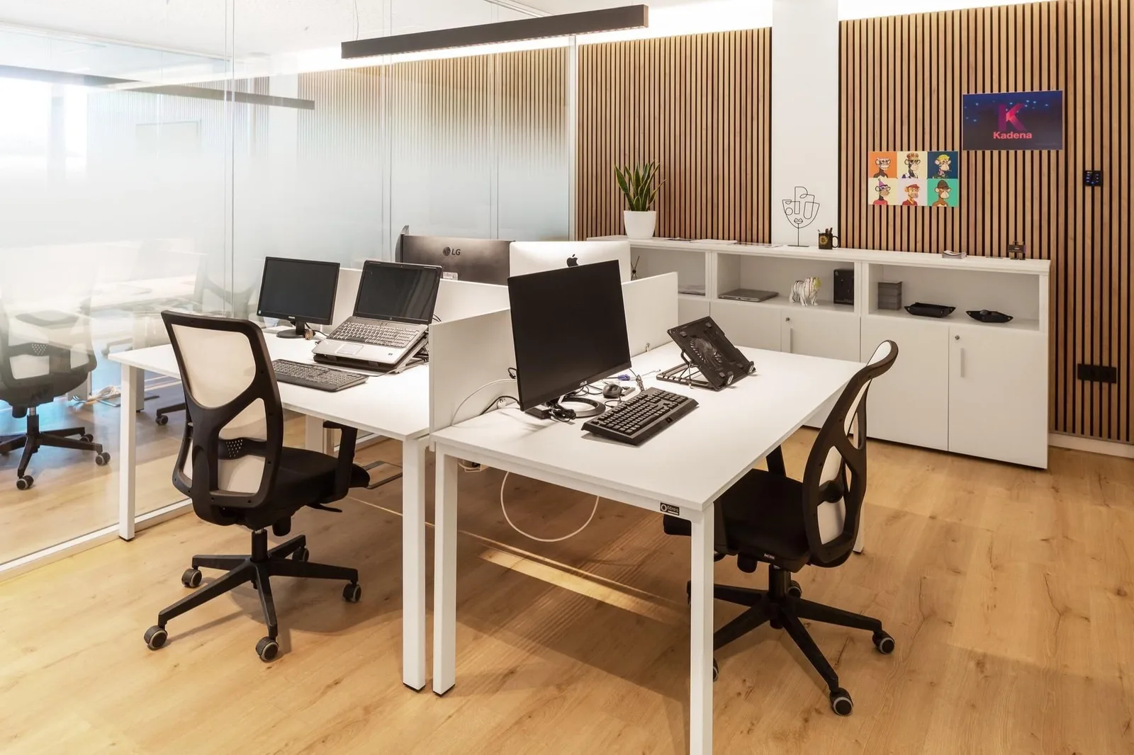 Magnet Coworking, Escritório privativo com 4 postos, Vic
