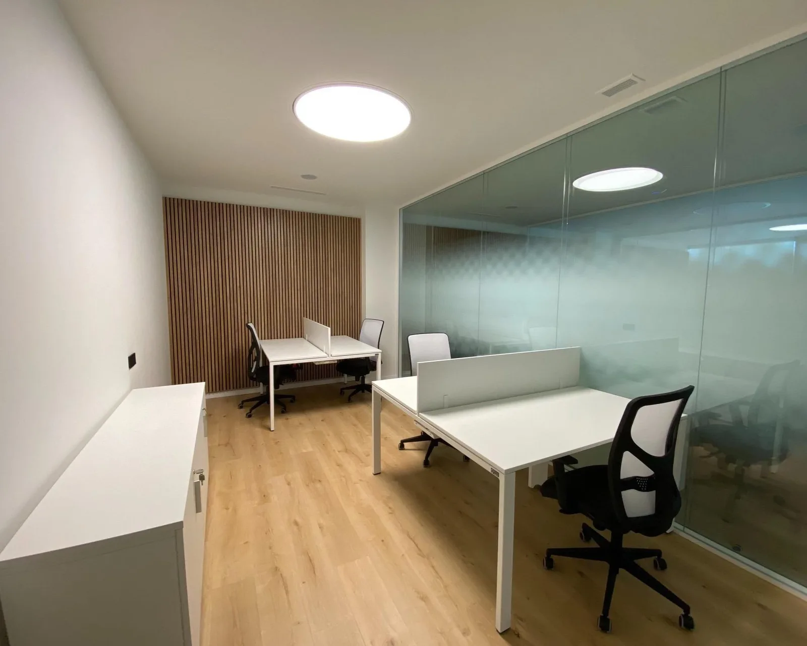 Magnet Coworking, Escritório privativo com 4 postos, Vic