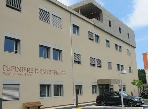 La Maison des Entreprises, Building facade, Versailles