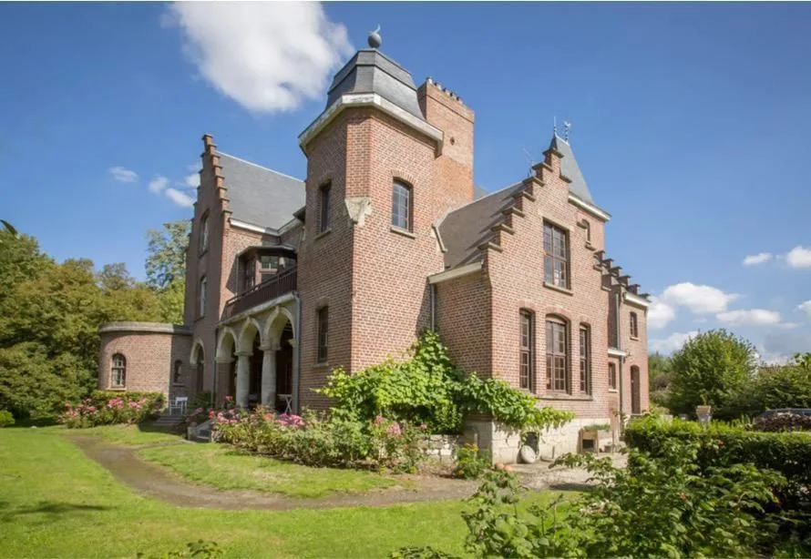 Manoir du Baz, Building facade, Loos