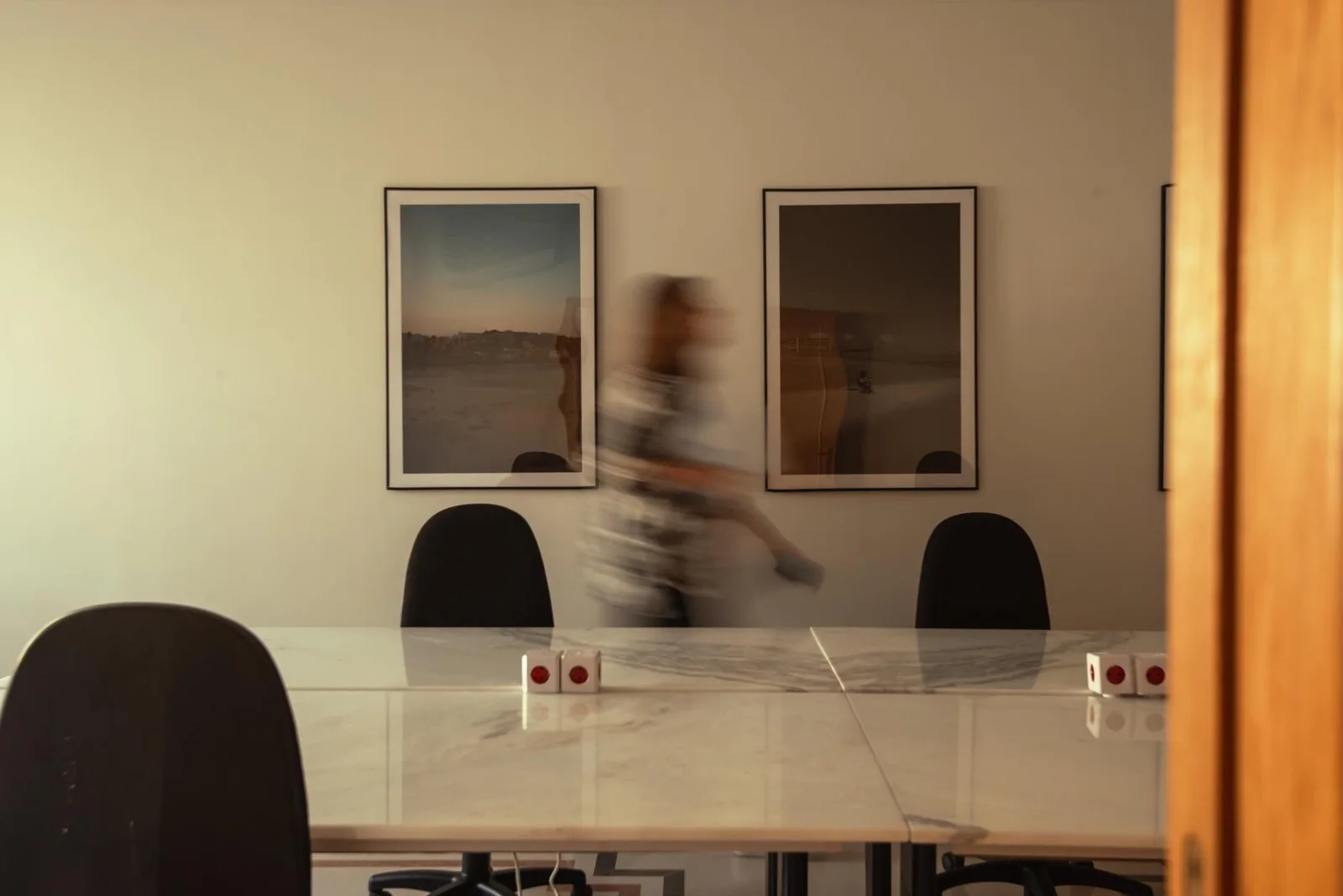 Marginal Studios, Sala de reuniões para 4 pessoas, Paço de Arcos