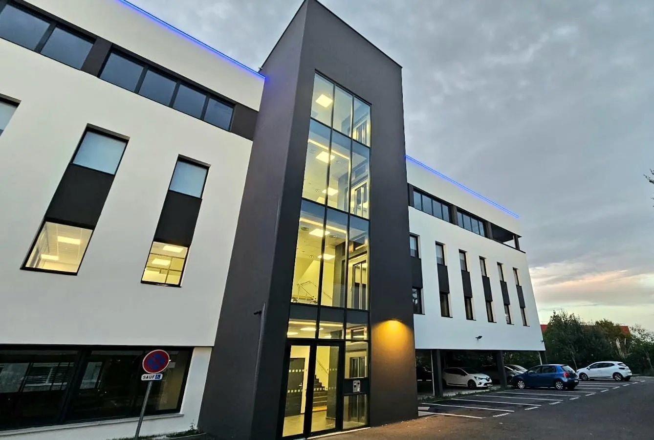 Masterwork, Building facade, Mérignac