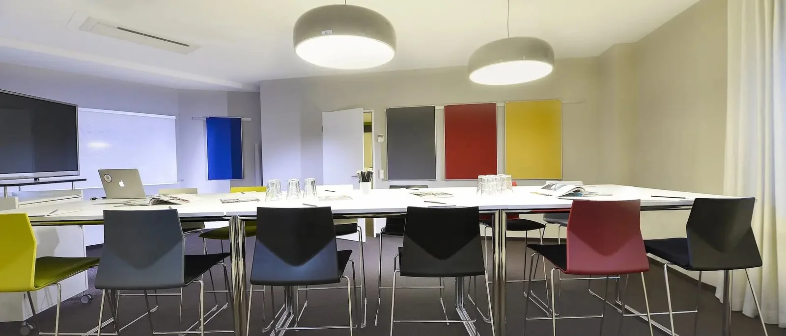 MEET/N/WORK Frankfurt 2, Meeting room for 12 people, Frankfurt am Main