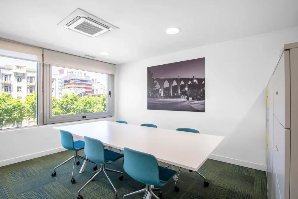 Regus AR, Bentonville - Bentonville Plaza, Meeting room 604, Bentonville, AR