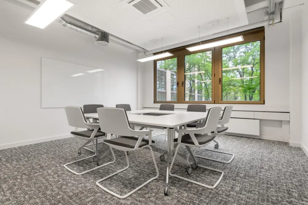 Regus Riyadh, Kingdom Tower, Meeting room MR-01, Riyadh