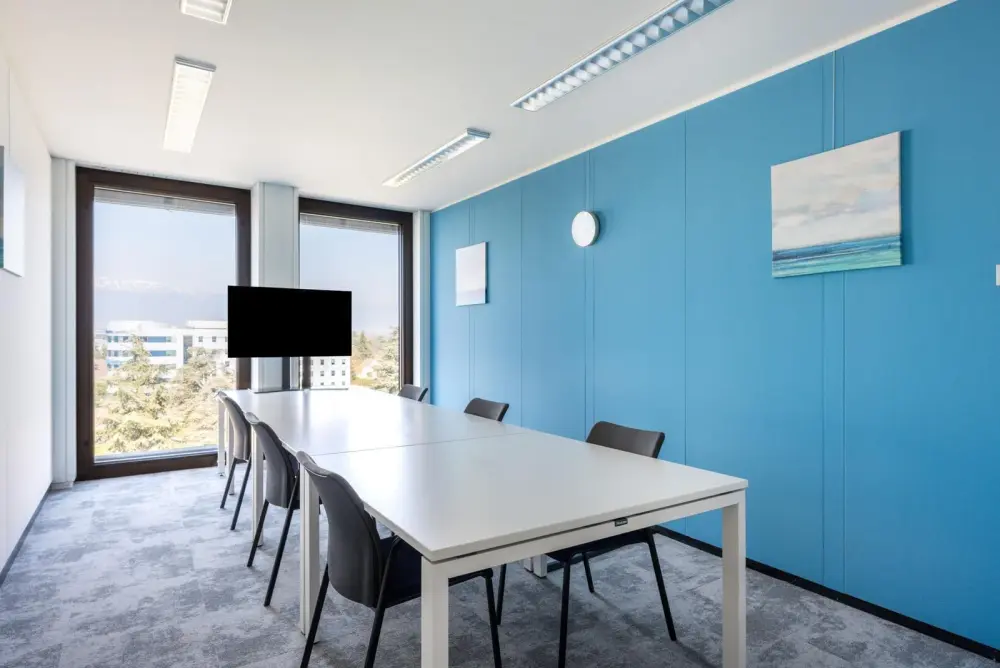 Regus IA, Des Moines - Grand Ave, Meeting room MR 102, Des Moines, IA