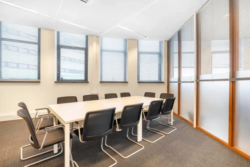 Regus IA, West Des Moines - One Corporate Place, Meeting room MR-401, West Des Moines, IA