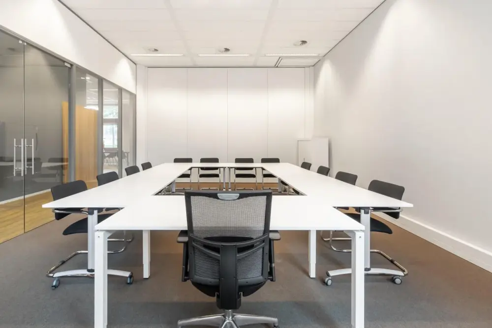 Regus QC, Verdun - Pl Du Commerce, Meeting room MR-605, Verdun, QC