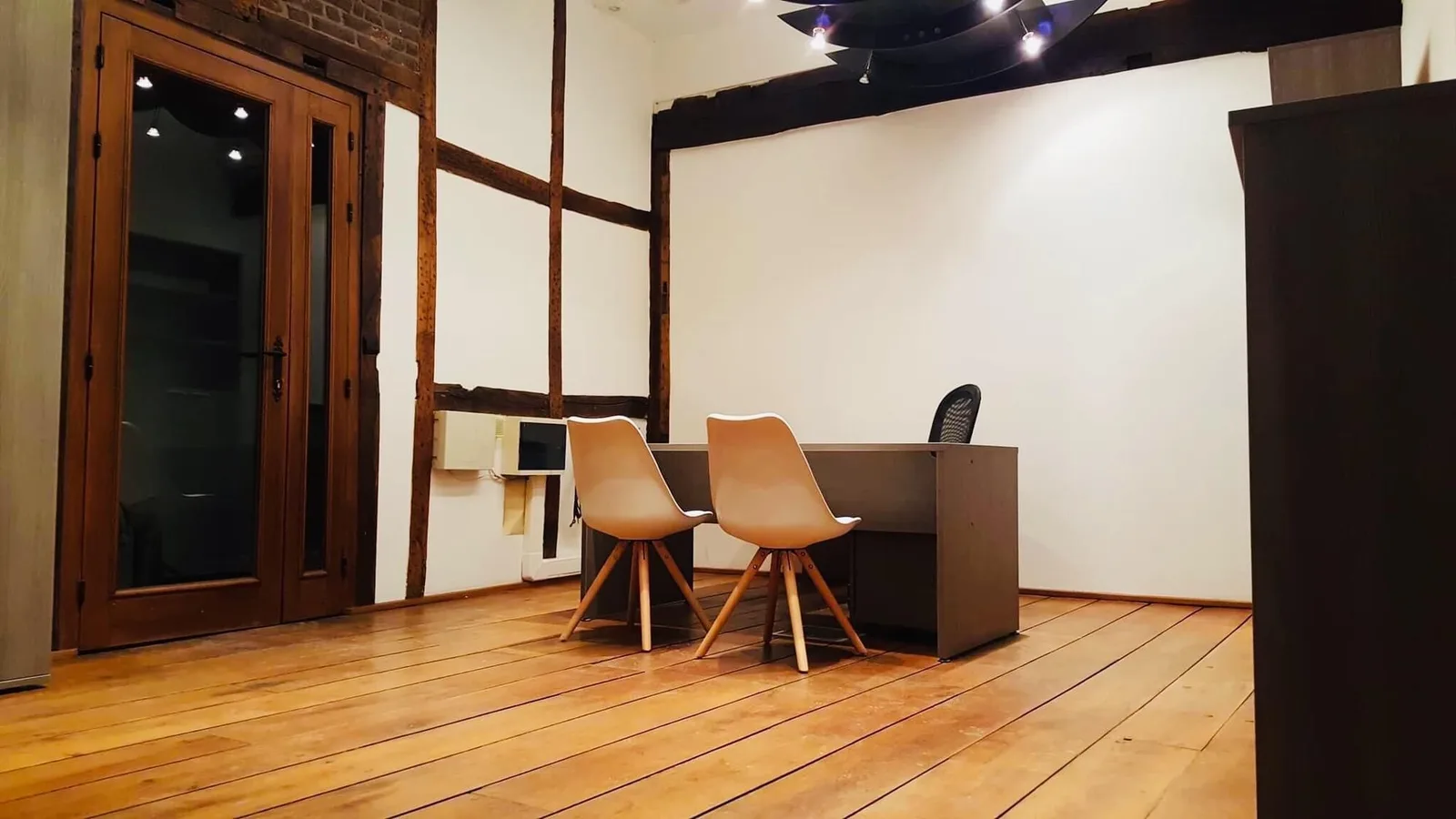 The mind box, Private office, 1 desk, Liège
