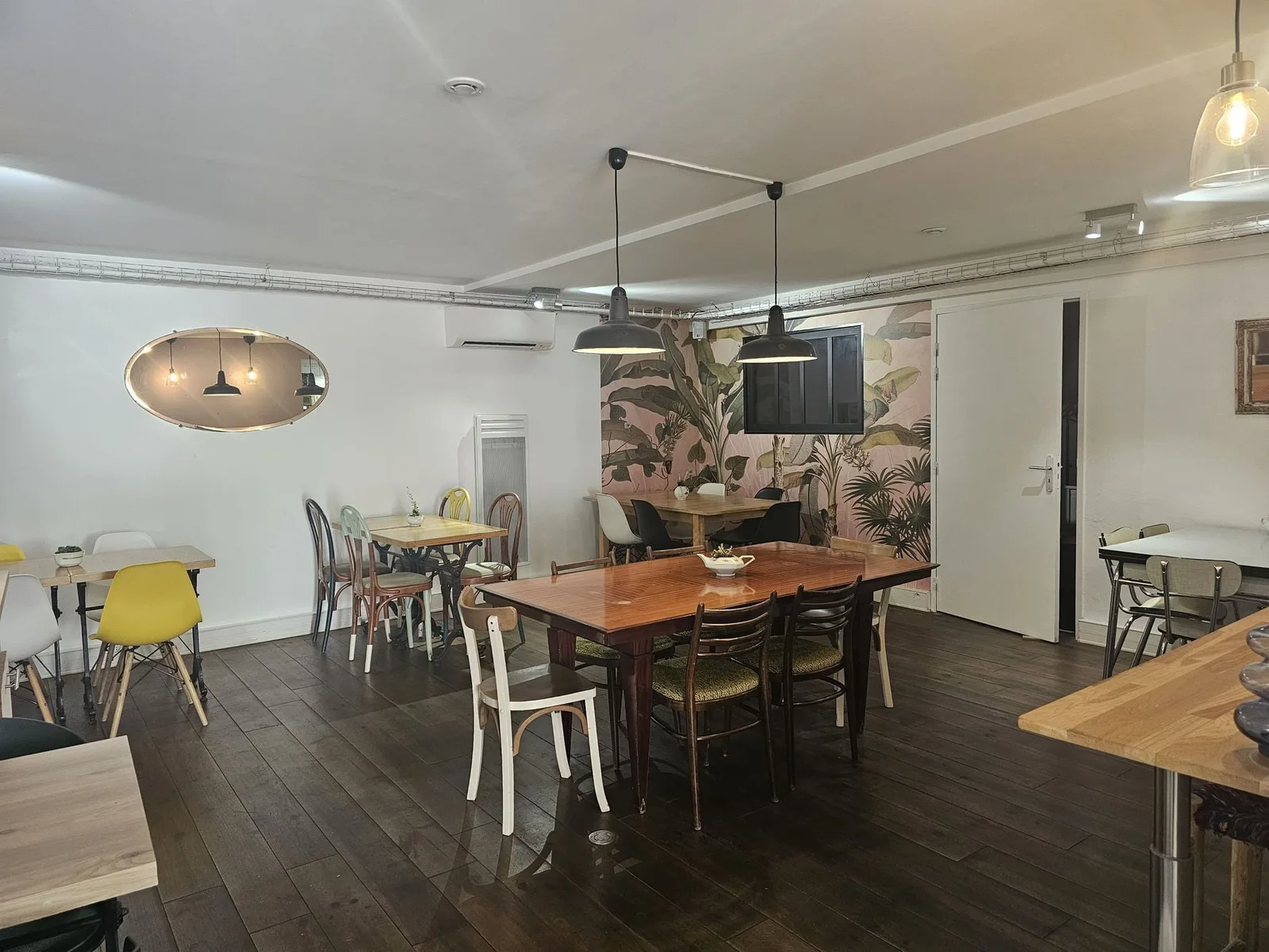 Mlle Potts & Co, Kantine, Bordeaux