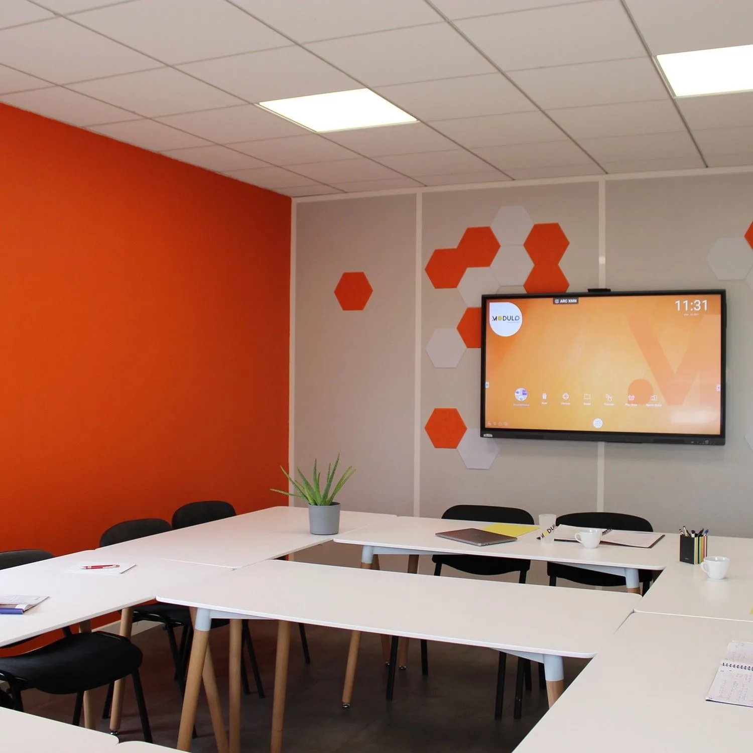 Modulo Centre d’affaires, Salle de réunion 8 personnes, Dijon
