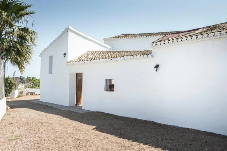 El Molí Lab, Fachada del edificio, Carpesa