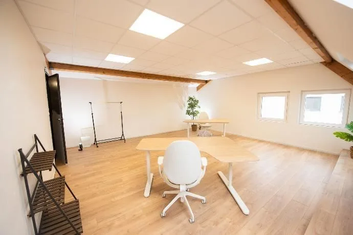Moonstep, Private office, 2 desks, Marly