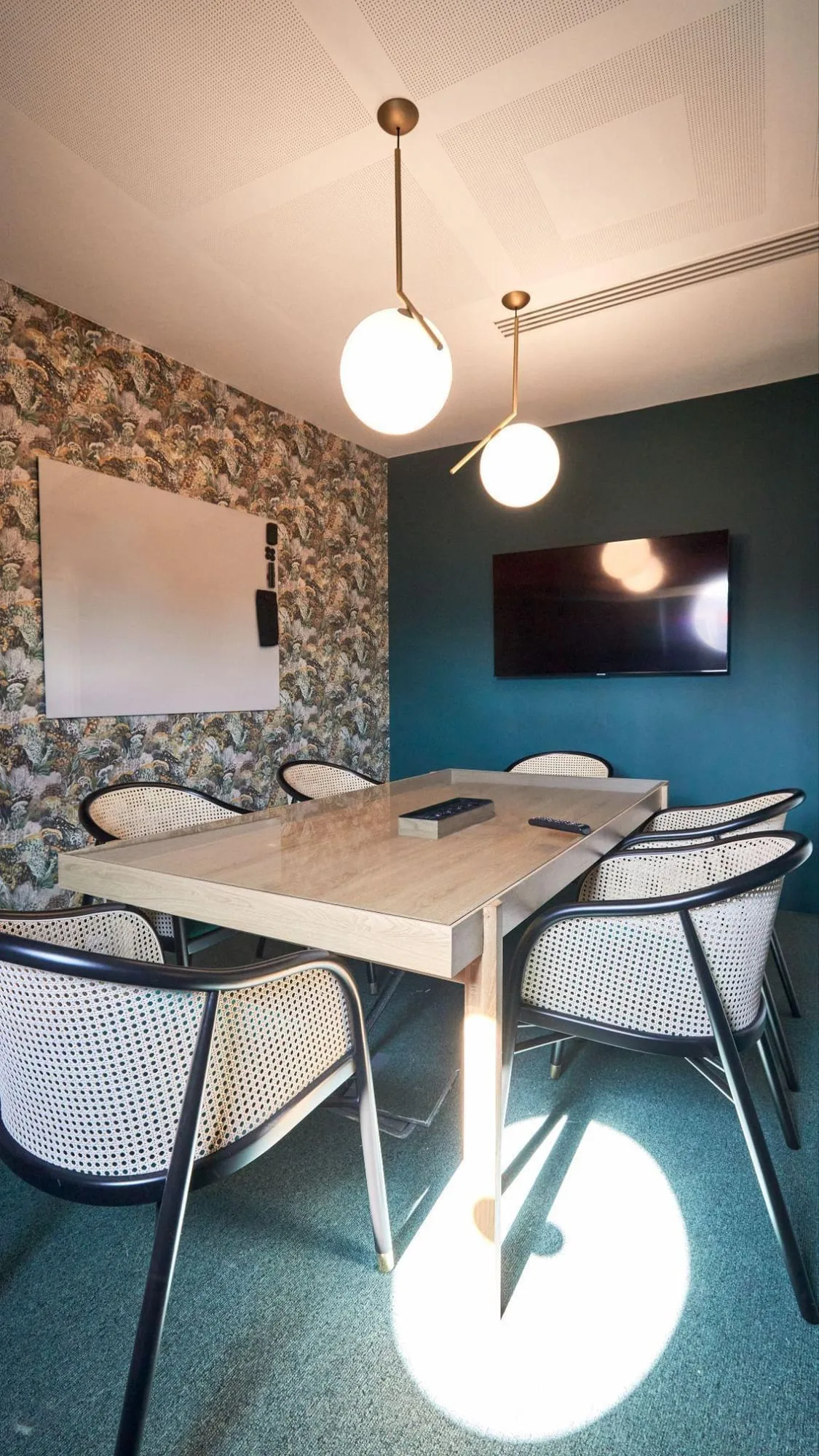 Morning Général Foy, Meeting room for 6 people, Paris 8e