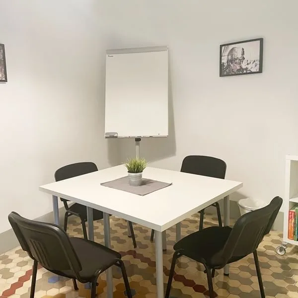 Mosaico Coworking, Meeting room for 4 people, Valencia