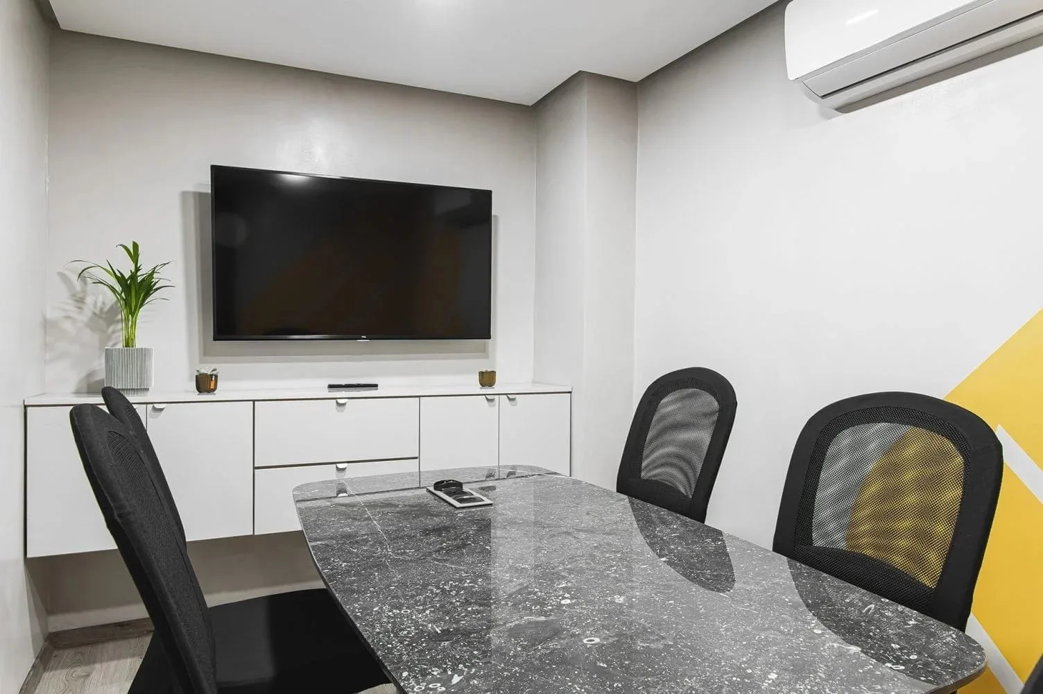 Mow Coworking, Salle de réunion 4 personnes, Casablanca