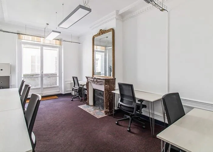 Mozaik Coworking Rue Bleue, Privatbüro mit 6 Arbeitsplätzen, Paris 9e