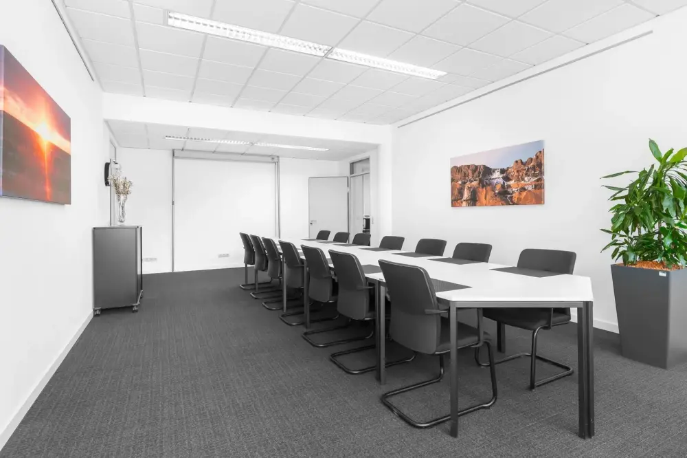 Regus Delhi, The Address, मीटिंग रूम MR-01-MR-02, नोएडा