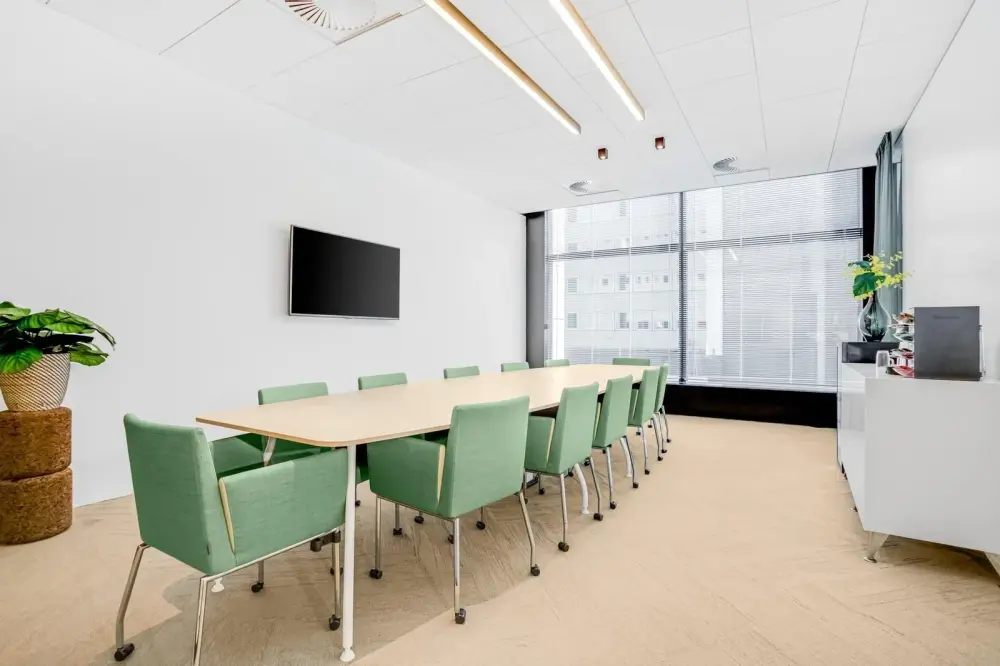 Regus Delhi, The Address, मीटिंग रूम MR-01, नोएडा