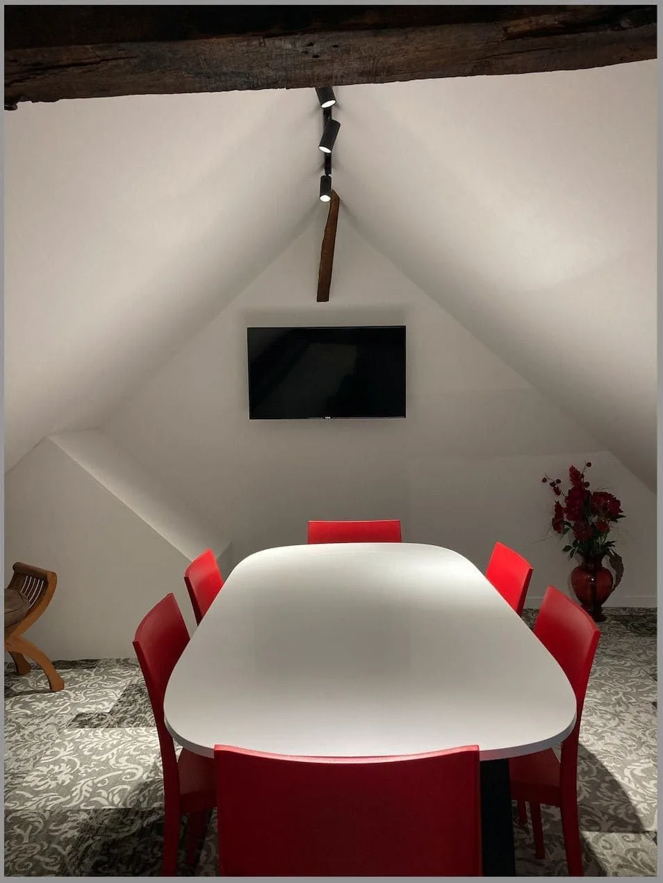 Multipass Coworking, Meeting room for 6 people, Bayeux
