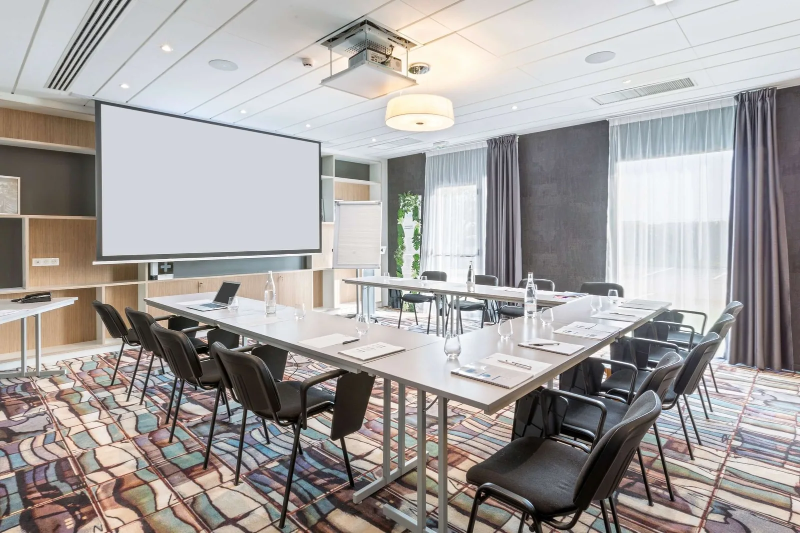 myWO Brest, Besprechungsraum für 14 Personen, Brest