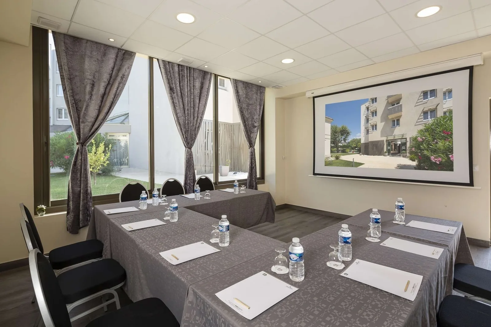 myWO Grasse, Salle de réunion 9 personnes, Grasse