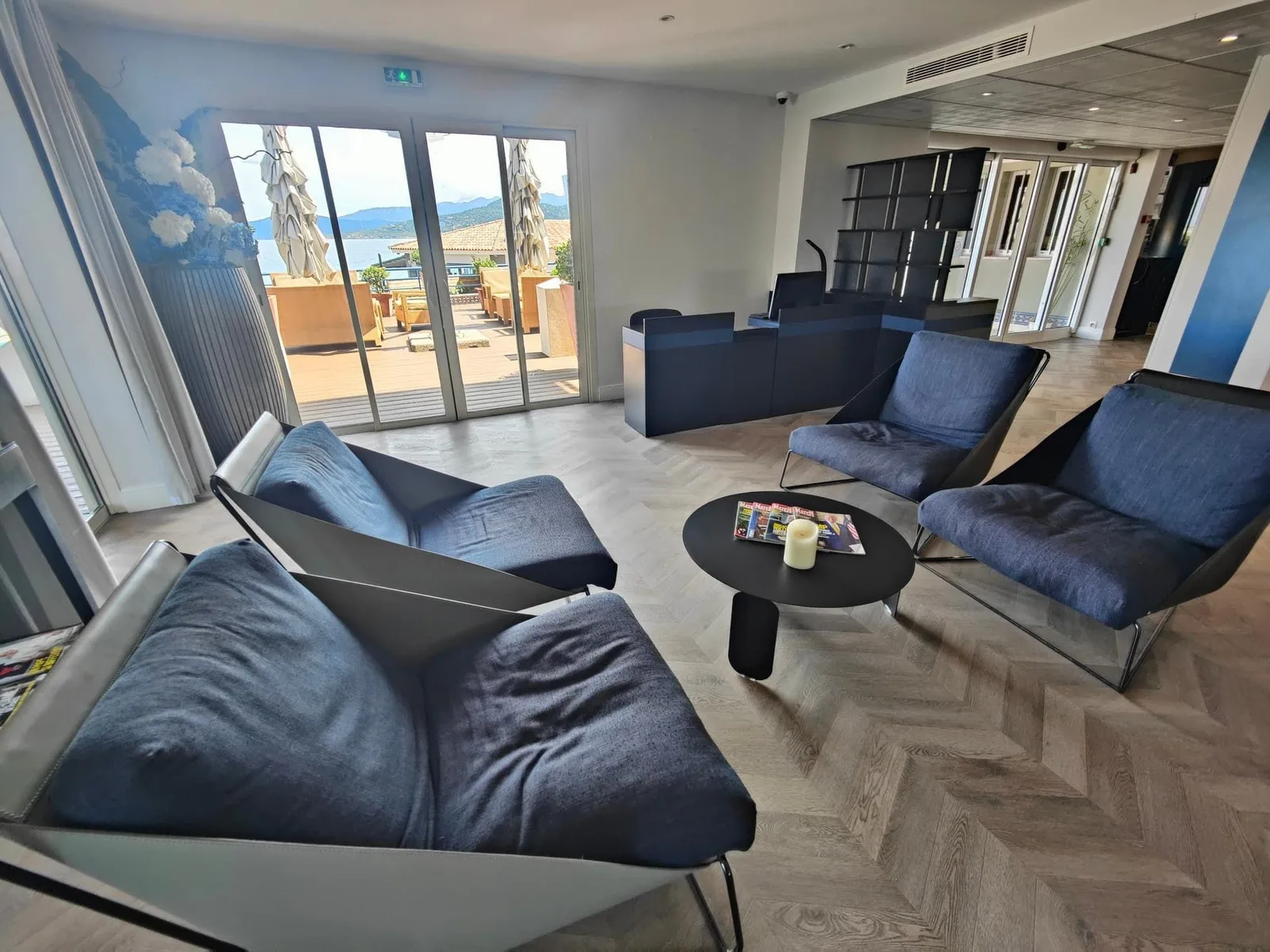 myWO L'Ile Rousse, Reception, L'Île-Rousse