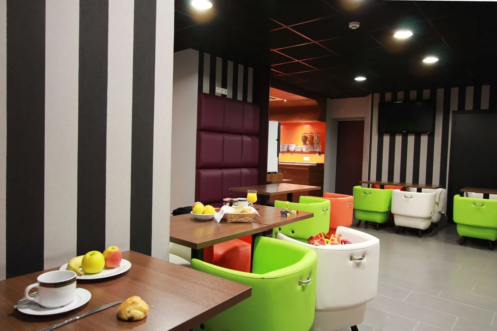 myWO Laval Centre, Kantine, Laval