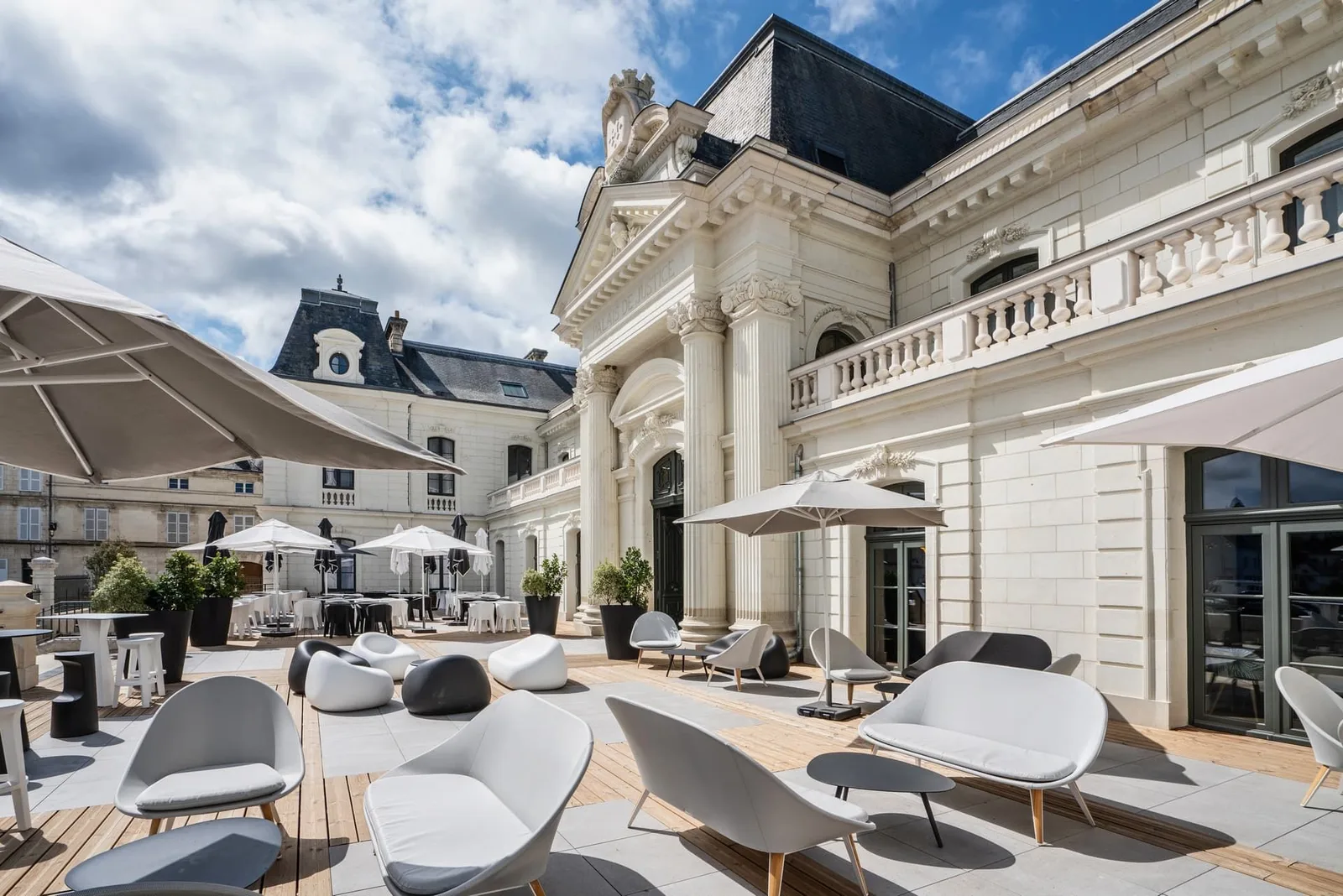 myWo Loches, Terrace and outdoor space, Loches