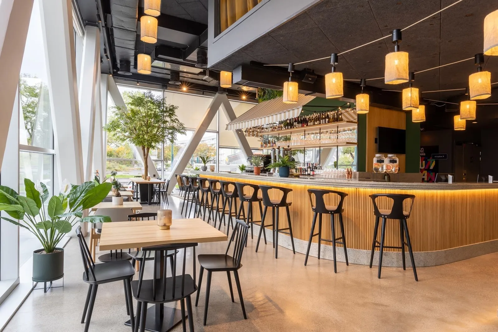 myWO Paris Asnières, Kantine, Asnières-sur-Seine