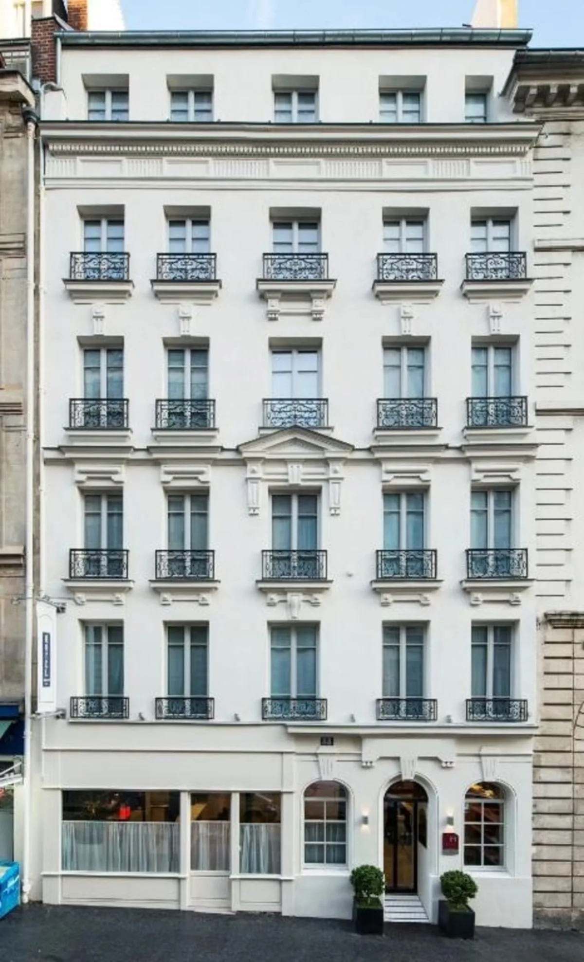 myWO Paris Poissonière, Façade, Paris 10e