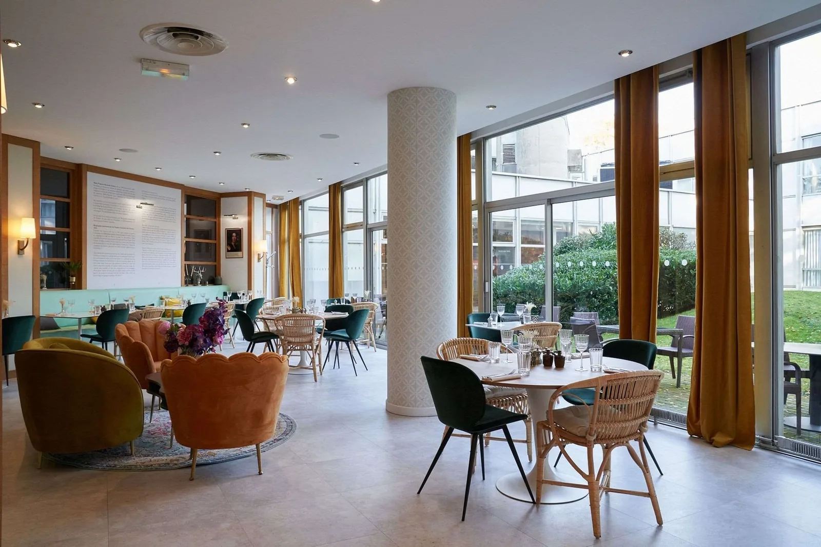 myWO Saclay, Kantine, Saclay