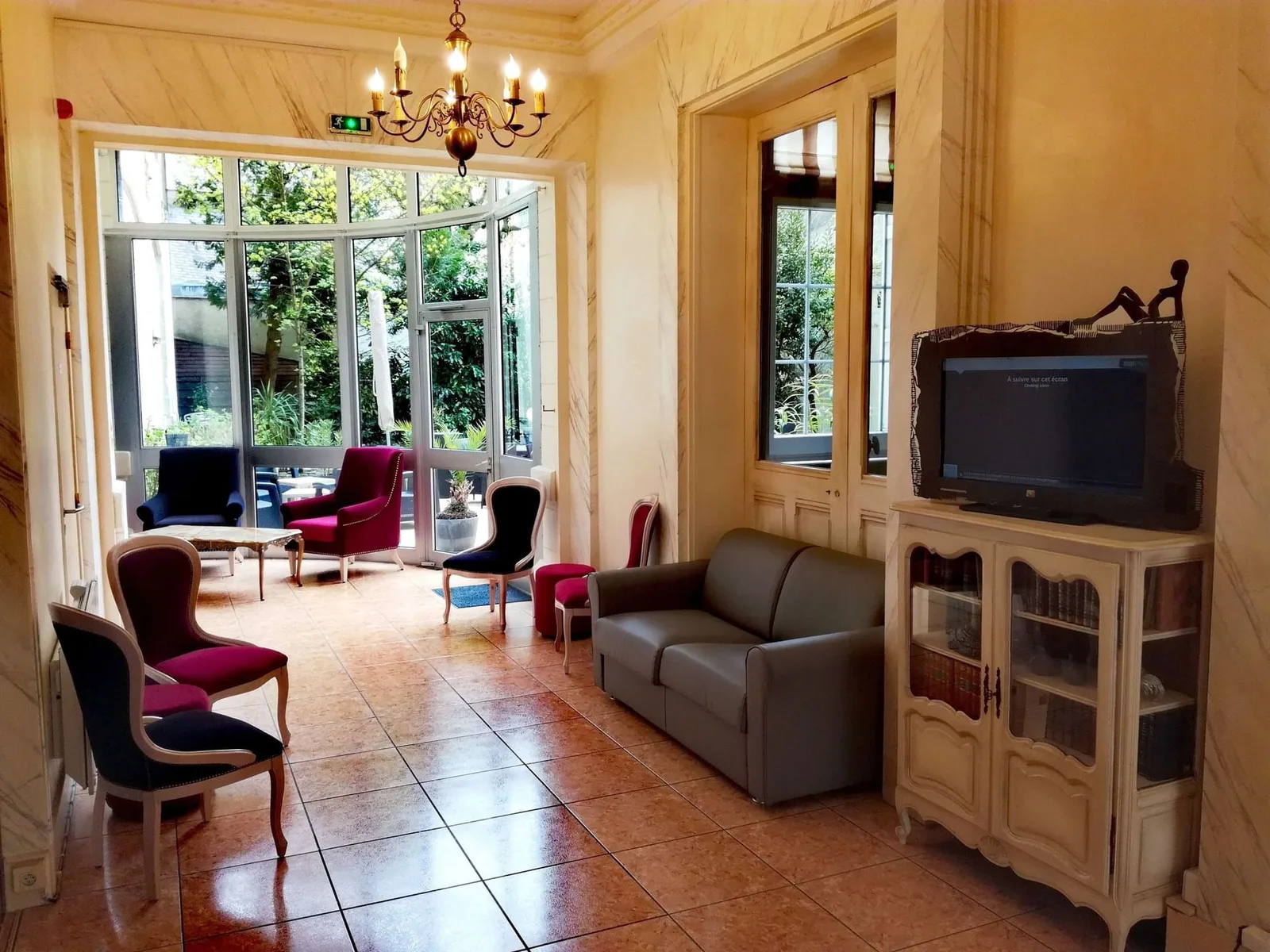 myWO Tours Centre, Lounge, Tours