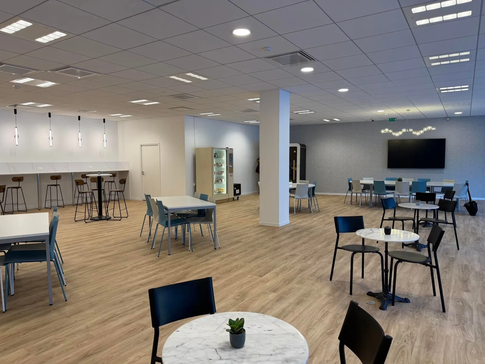 Naama Paris Sud, Cafeteria, Villejuif