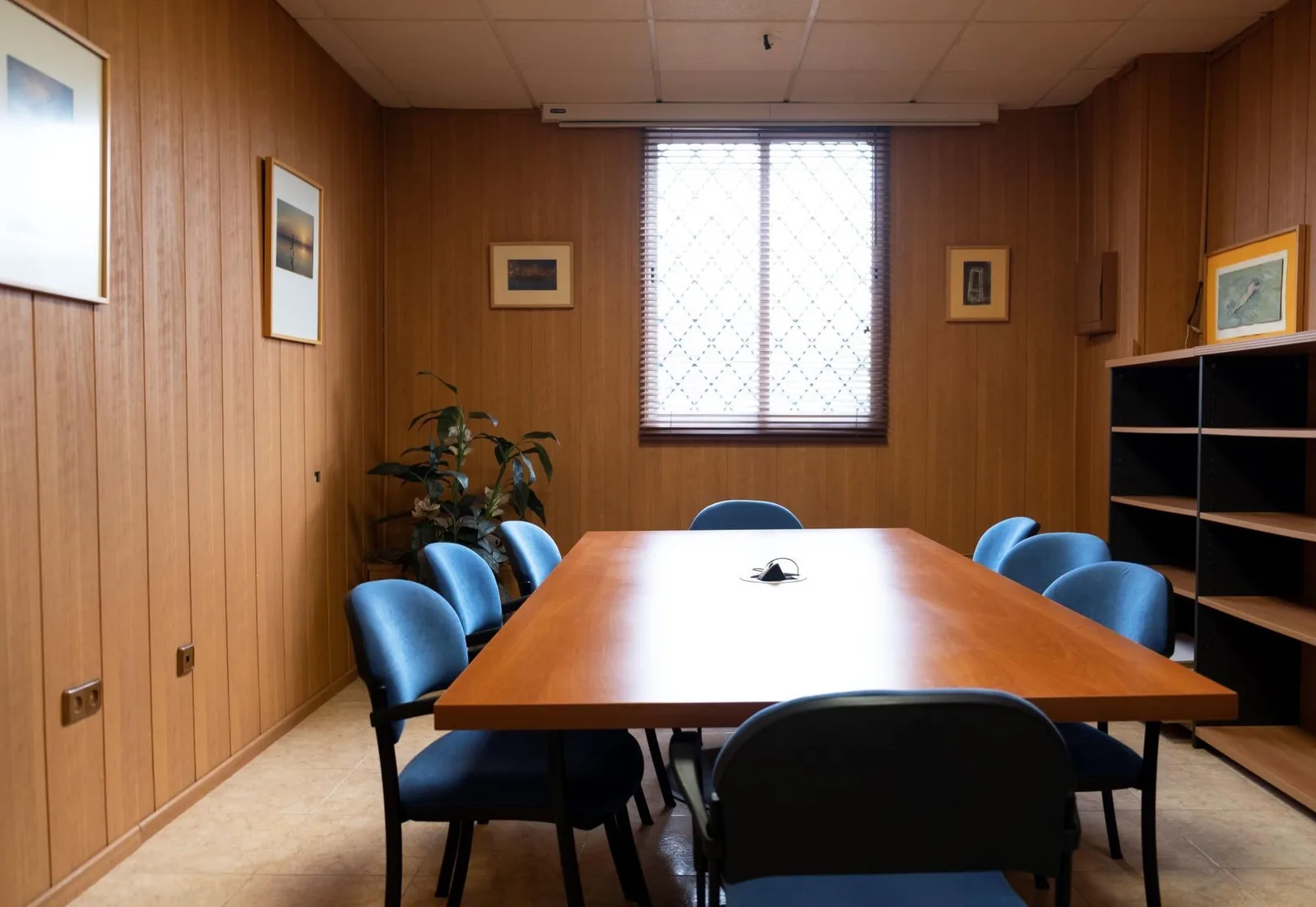 Nave Coworking, Meeting room for 8 people, El Puerto de Santa María