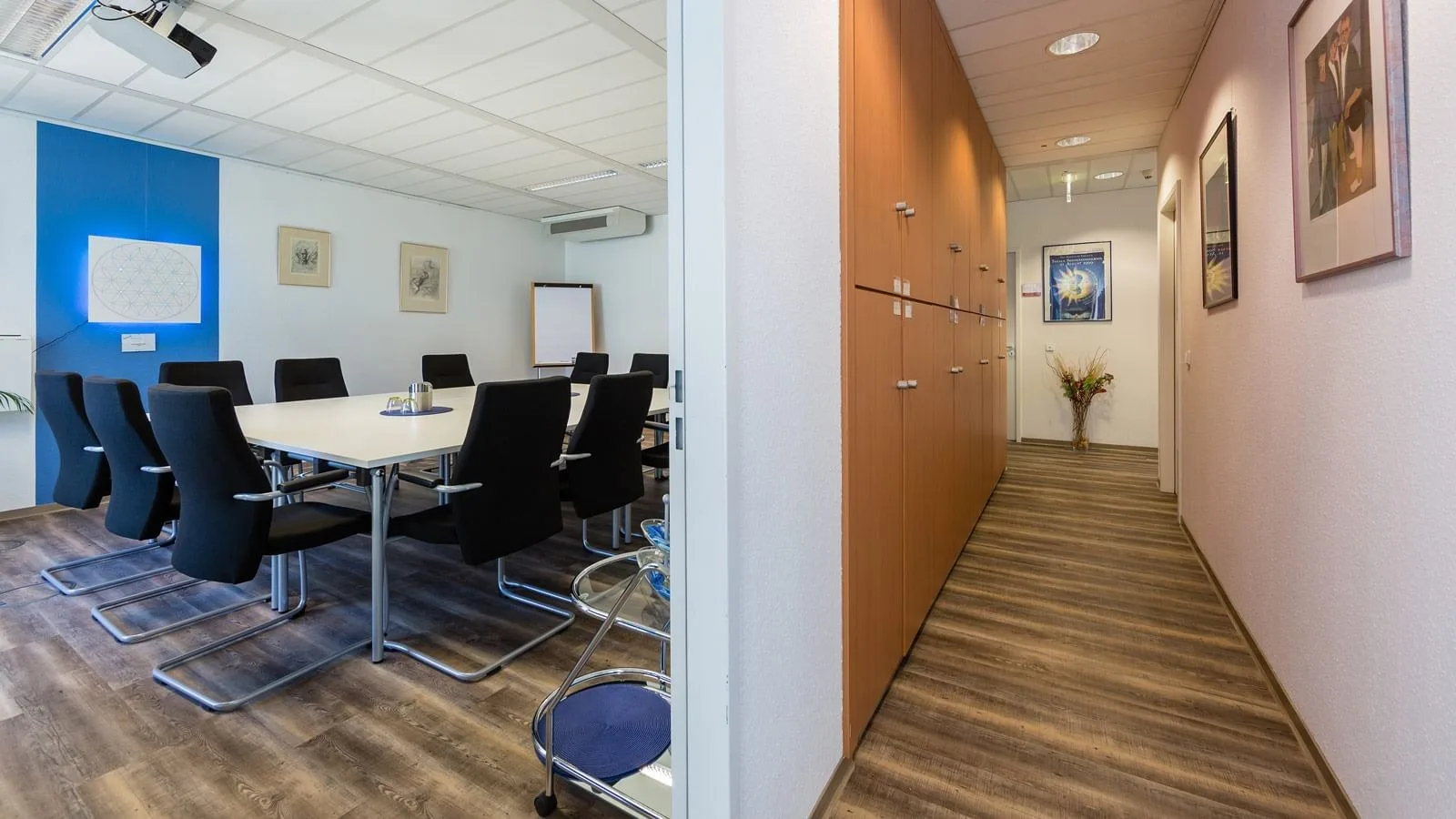 NB Business Center Rüsselsheim, Besprechungsraum für 10 Personen, Rüsselsheim am Main