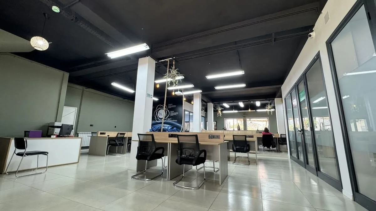 IN Network, Open-plan office, Hydra