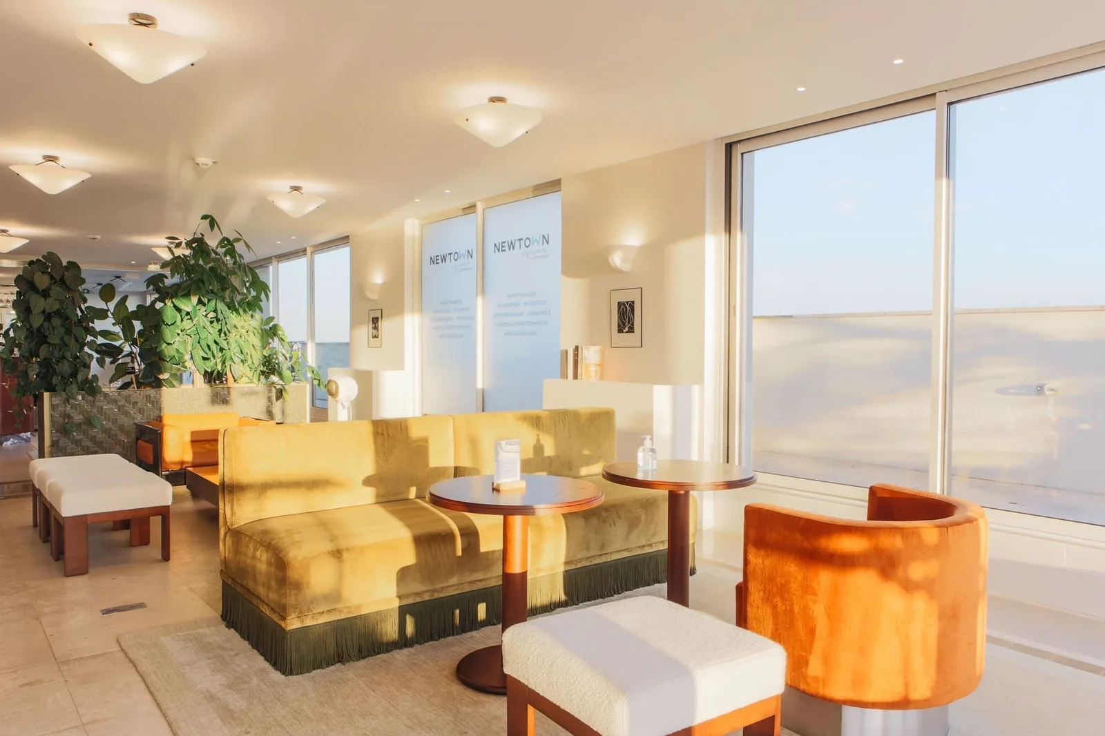 Newtown Square, Lounge, Paris 14e