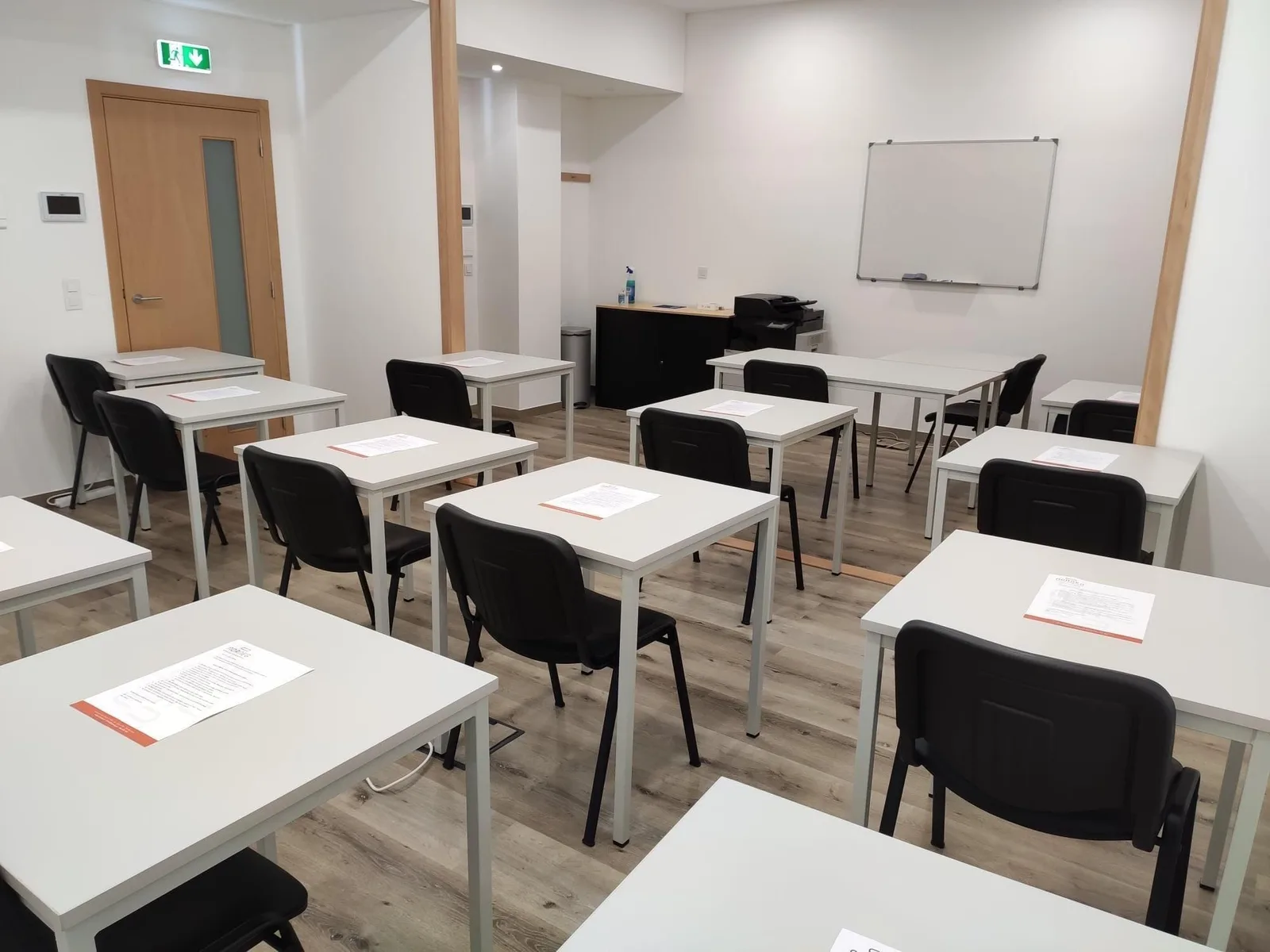 Norneg, Sala de formación para 14 personas, Barcelos