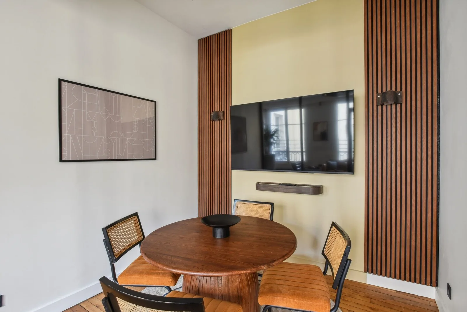 Les Nouveaux Bureaux 84 Beaubourg , Meeting room for 4 people, Paris 3e
