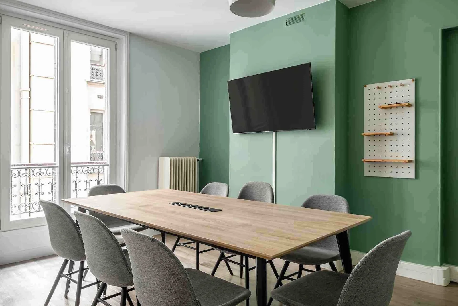 Les Nouveaux Bureaux Belzunce, Salle de réunion 8 personnes, Paris 10e